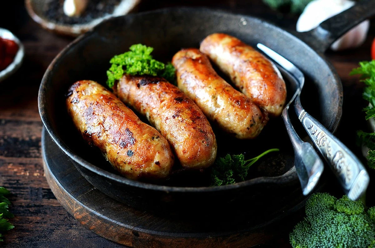 El truco sencillo para hacer tu propio embutido en casa con solo pollo y papel de horno - image 1
