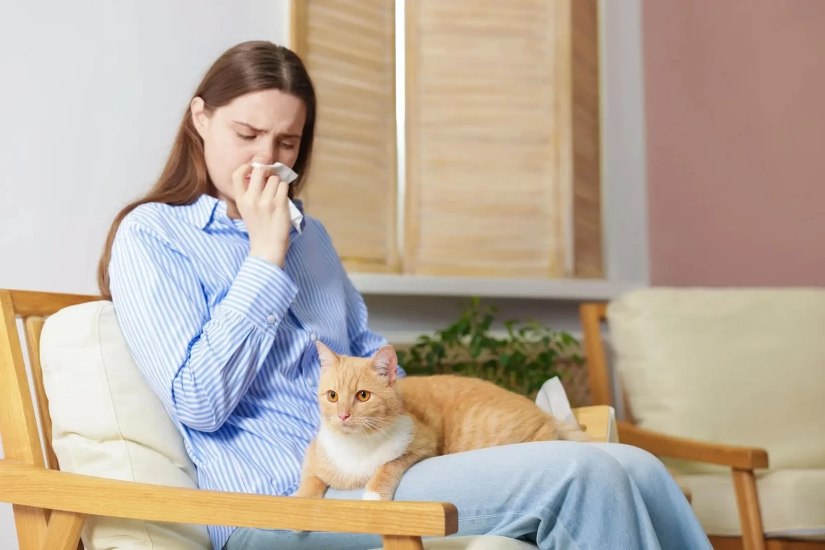 El secreto mejor guardado de los dueños de mascotas: combate el estornudo y las alergias en minutos