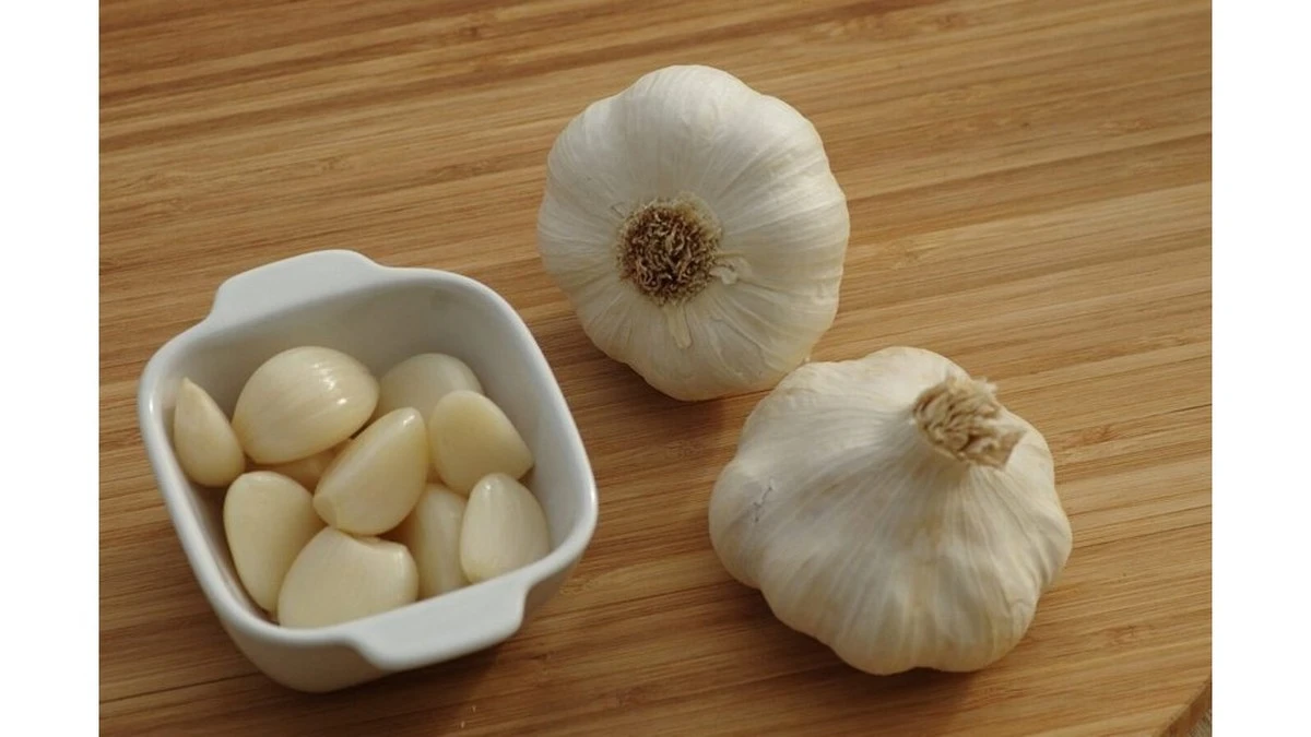 4 pasos de primavera para ajos del tamaño de un puño: así lo hacían nuestros abuelos cada marzo