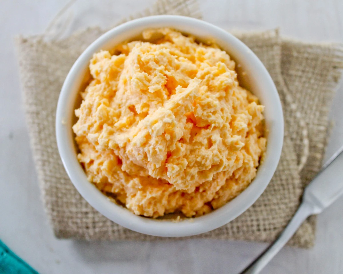 Queso untable casero por centavos: la receta que me hizo olvidar las tiendas - image 1