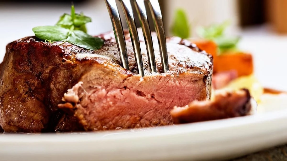 eltrucode5horas-extra-1.webp El truco de 5 horas con un ingrediente que ablanda la carne dura como mantequilla - image 1