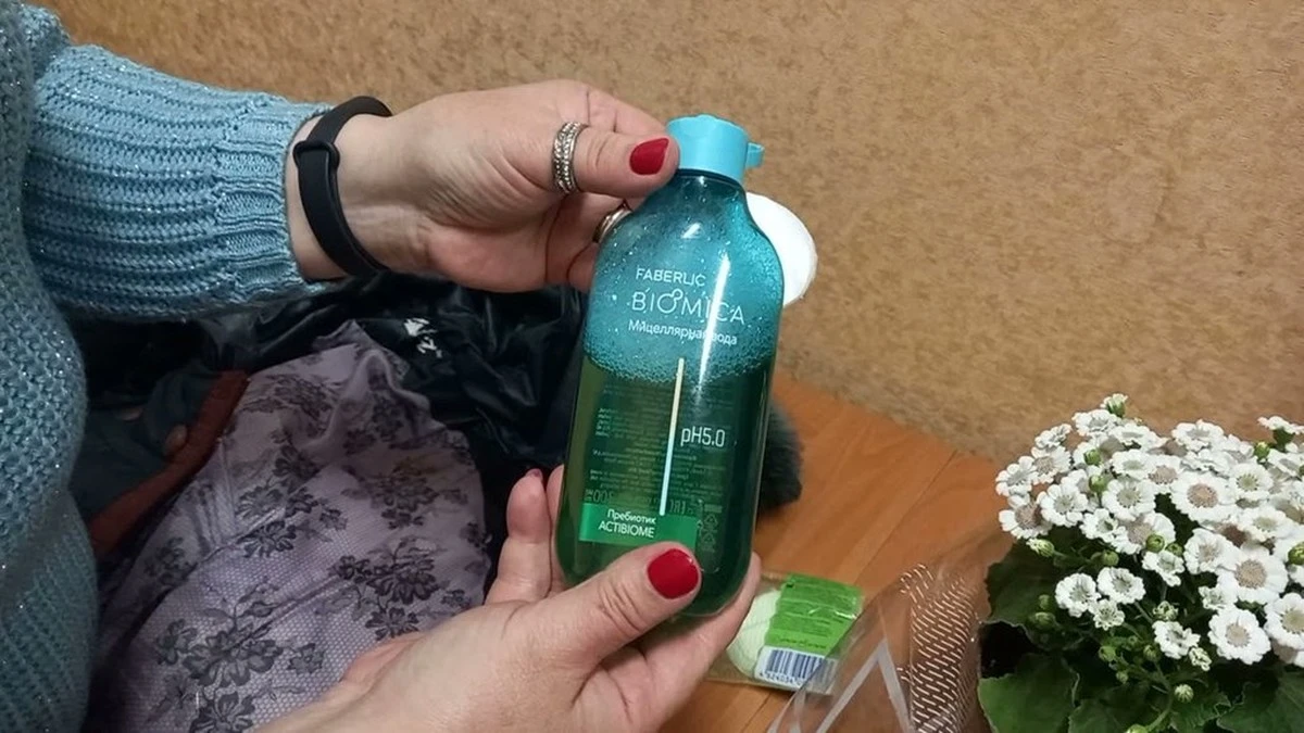 Descubre el truco de tu vecina para limpiar tu chaqueta de invierno con solo dos gotas