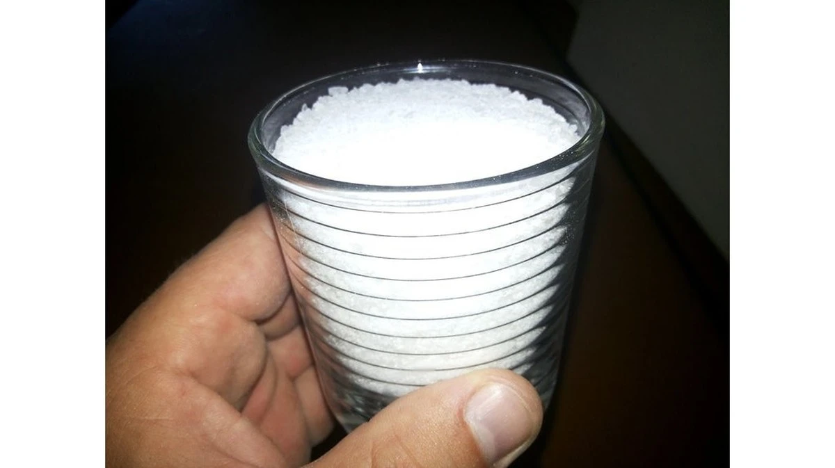 El truco de la sal que tus abuelos usaban para aliviar dolencias: más efectivo de lo que crees