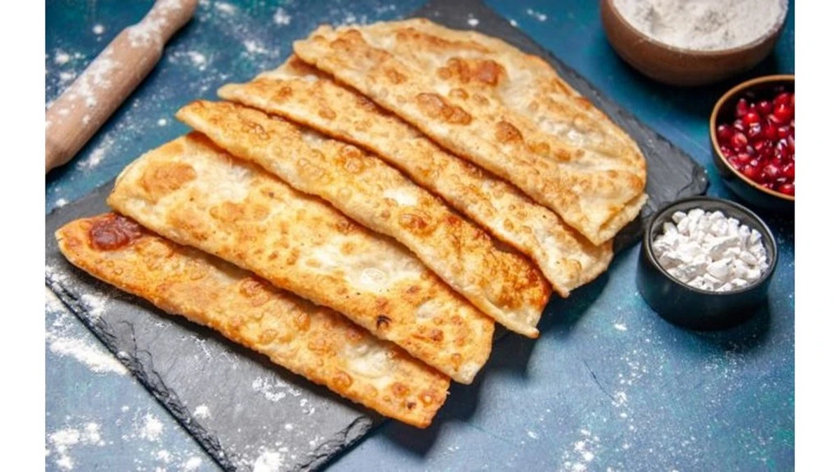 El secreto de la masa de chebureki: un ingrediente que la hace crujiente como de panadería