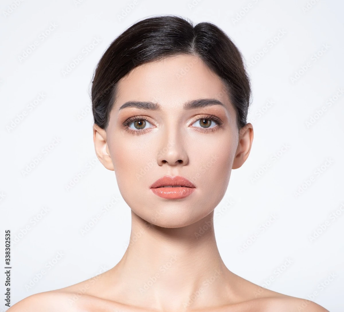 55 años: Mi colega parece de 40 y su secreto cuesta centavos - image 1