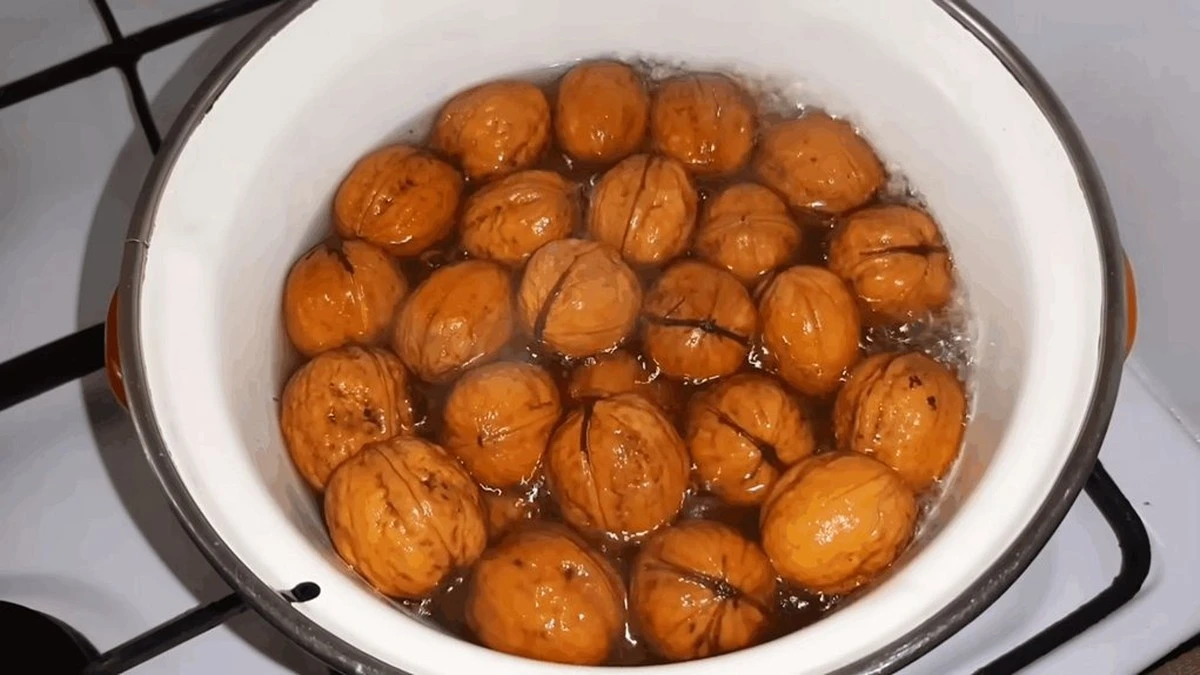 El truco de 5 minutos para abrir nueces enteras y perfectas sin astillas