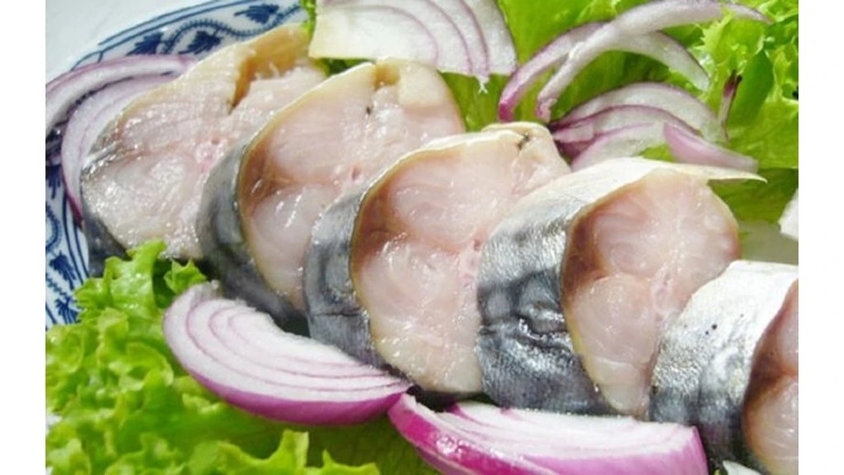 Caballa en escabeche picante: lista en menos de lo que tardas en ir a la tienda