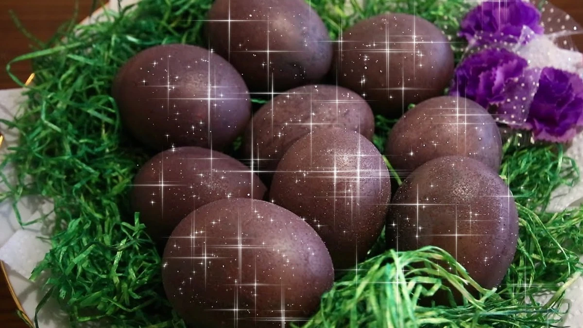Huevos de Pascua de vino tinto: invitados creyeron que eran obras de arte - image 1