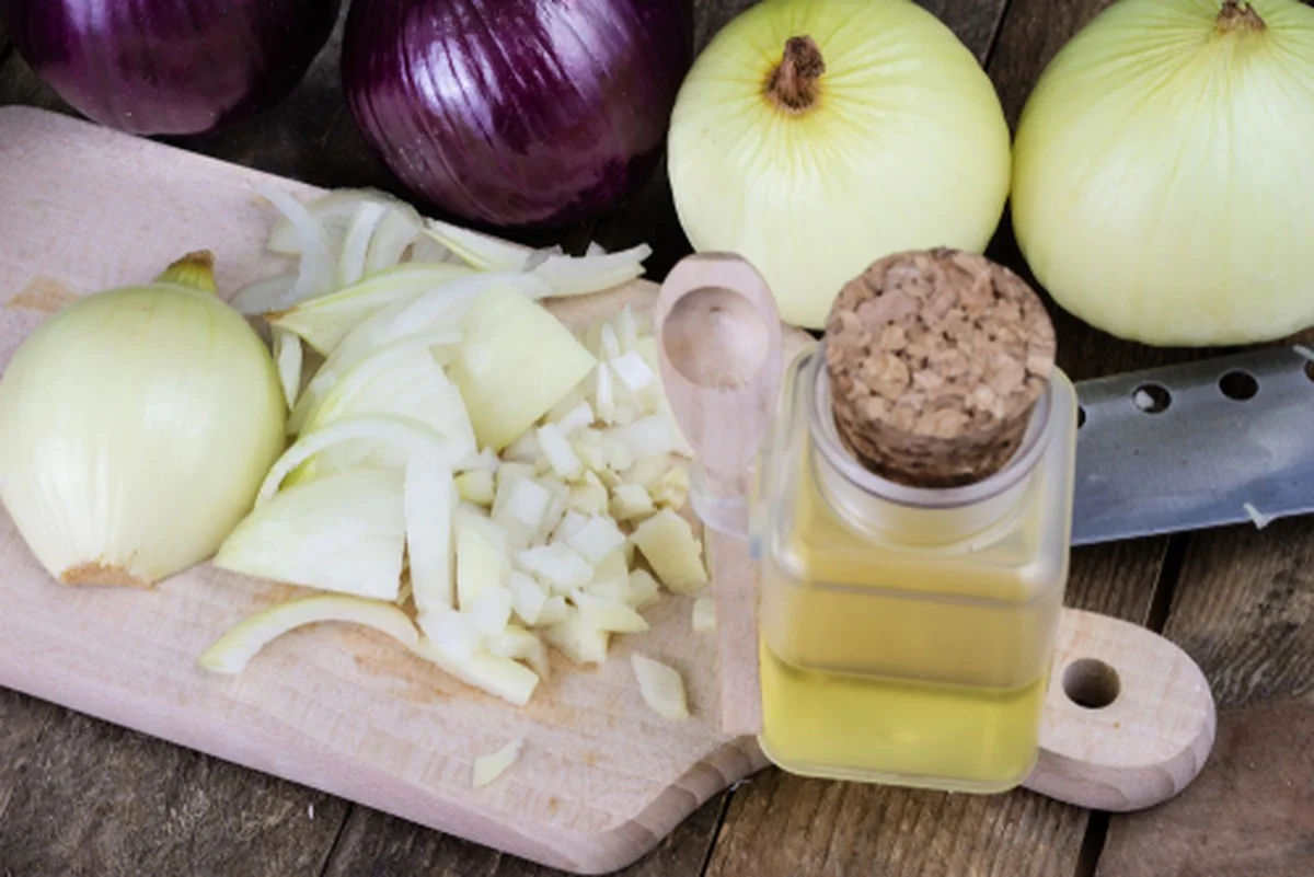 Jarabe de cebolla y miel: el remedio casero más rápido contra la tos