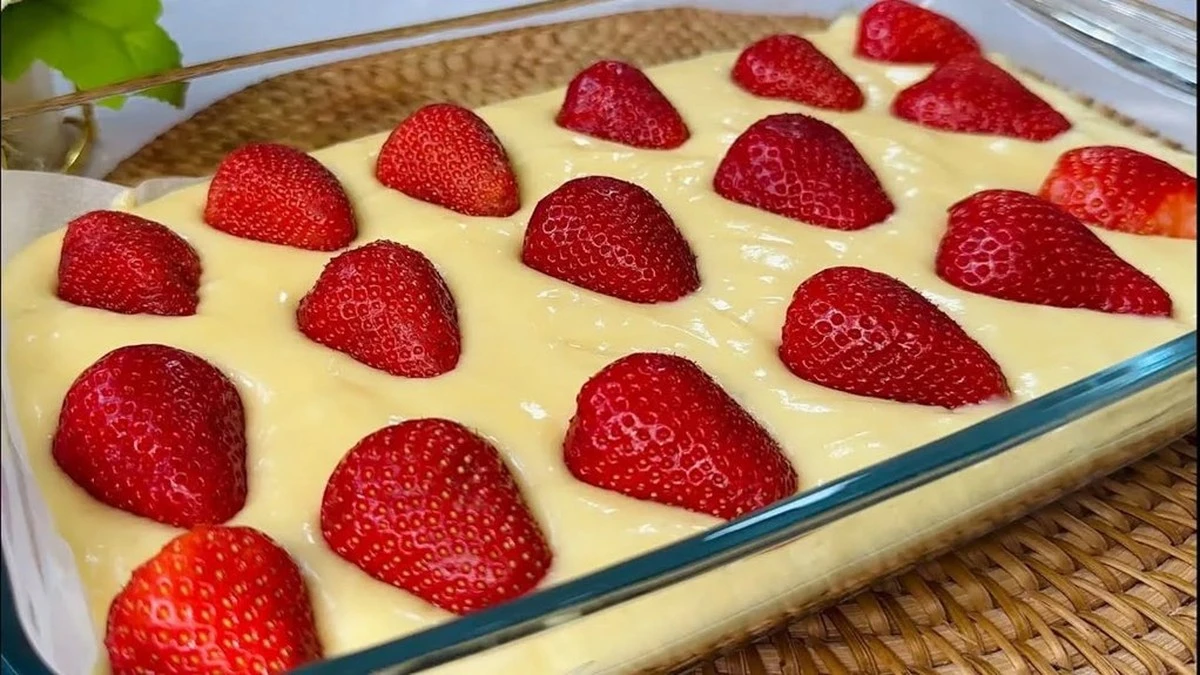 El truco de los cinco minutos para un pastel de fresas que parece de pastelería