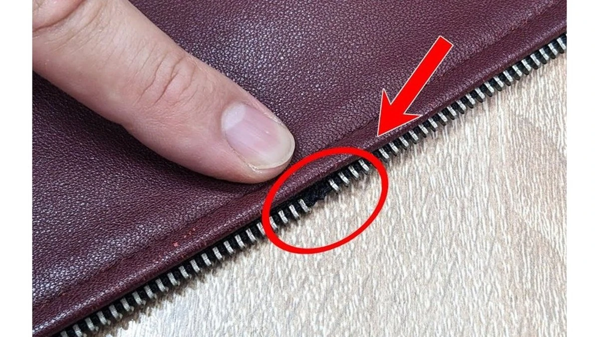 El truco del bálsamo labial para arreglar cremalleras atascadas en segundos