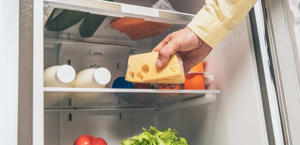 Por qué el queso se seca en la nevera: el lugar exacto que todos ignoran - image 1