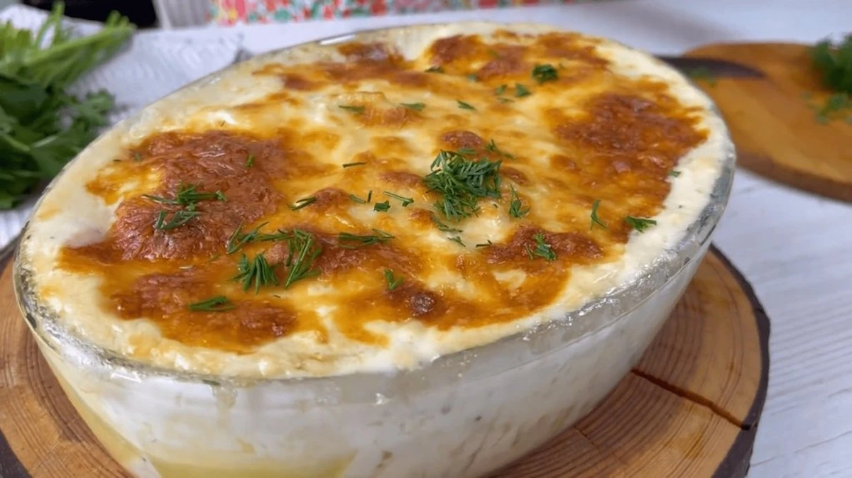 Mi tía Zita pensó que preparaba algo francés, ¡pero eran patatas gratinadas que desaparecieron en horas!