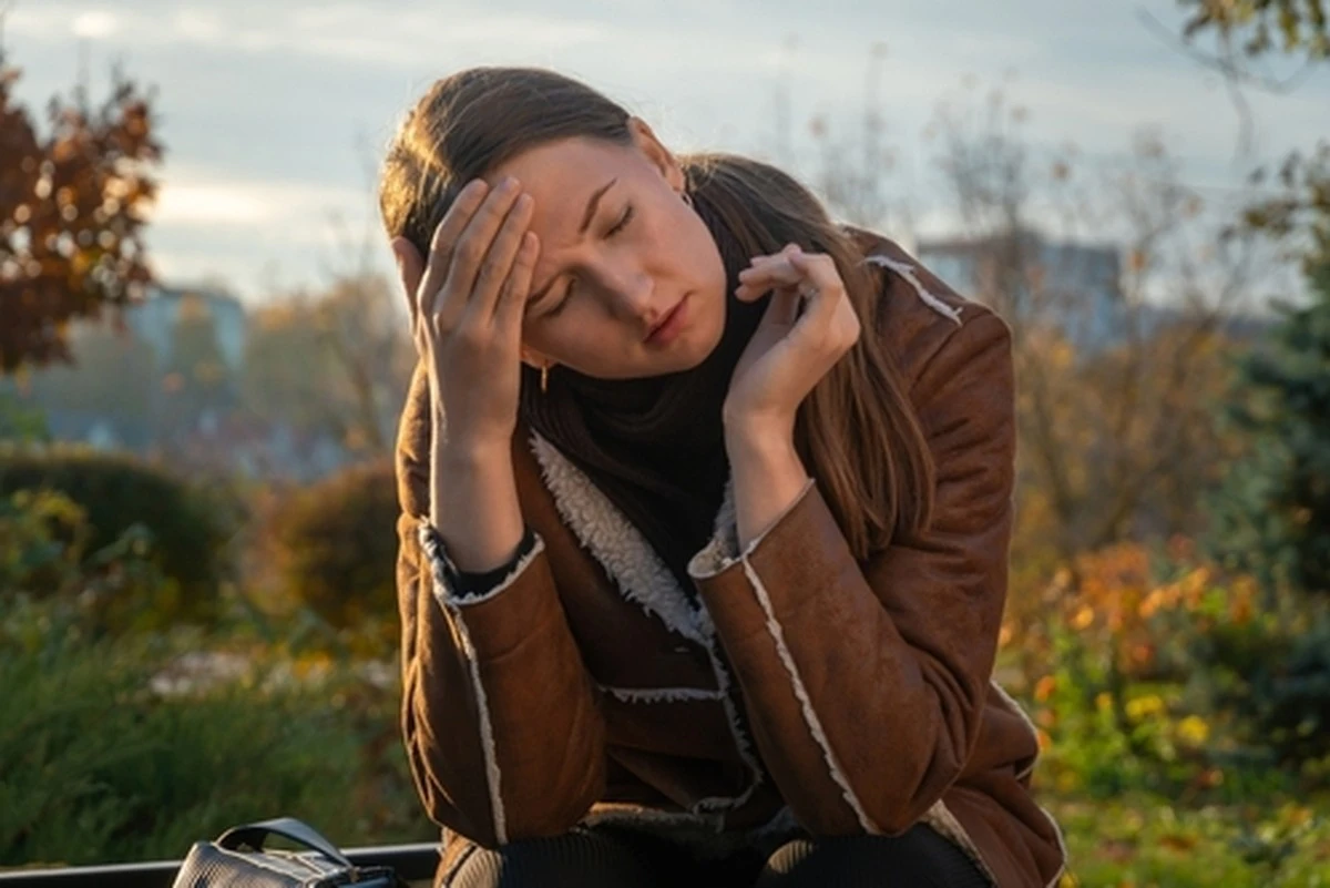 7 horas de sueño no son suficientes: un neurólogo revela por qué sigues ganando peso