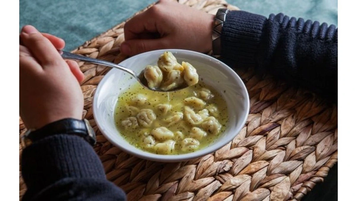 Sopa de koldūnai en 20 minutos: el secreto para un almuerzo rápido y delicioso