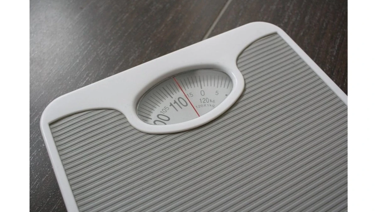 Cinco hábitos de sueño que "derriten" grasa durante la noche: la doctora revela tus errores