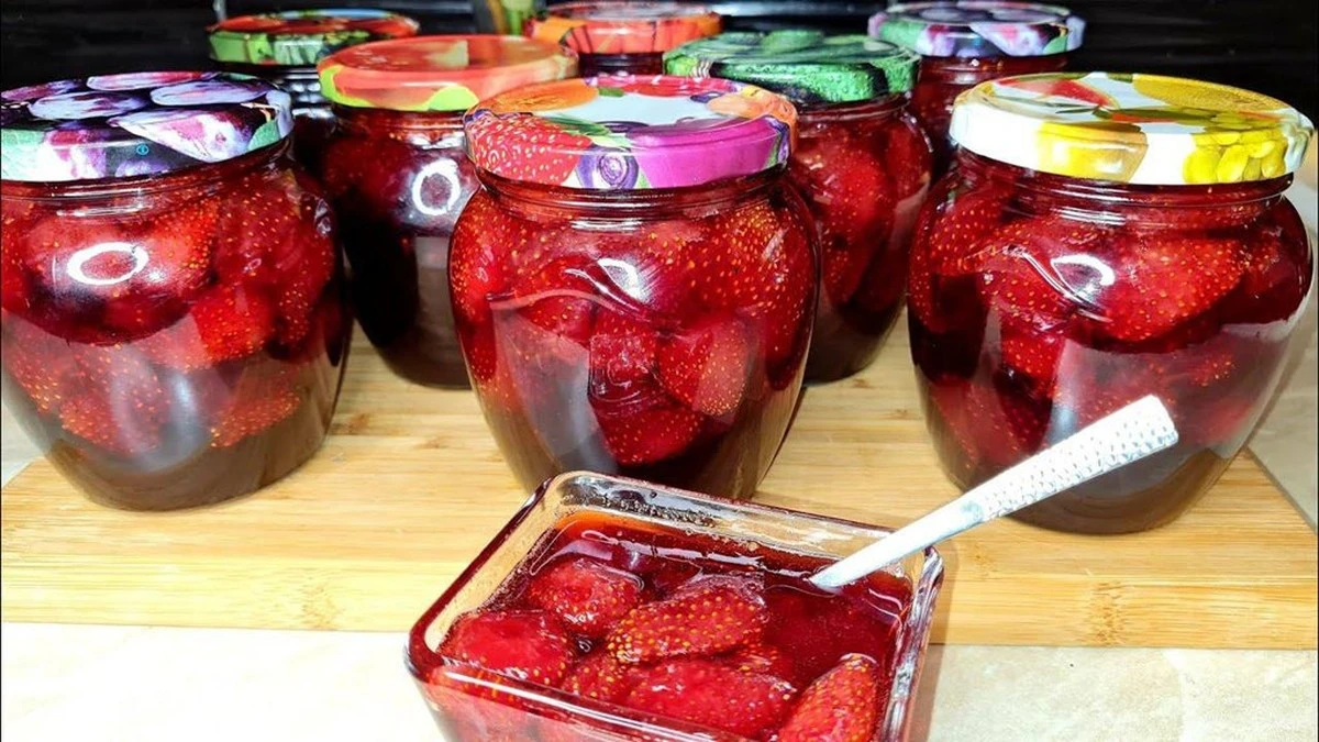 El secreto de las mermeladas de antaño: por qué no deberías usar cuchara al cocinar fresas