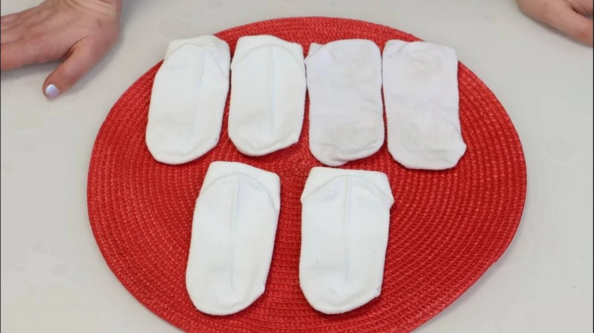 Por qué el blanqueador está arruinando tus calcetines blancos