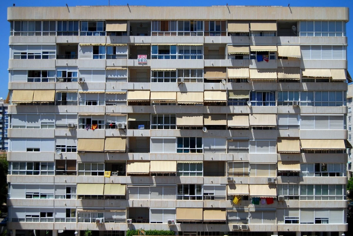 Alerta en Polonia: La crisis de vivienda golpea a los mayores. ¿Está España en la mira? - image 1