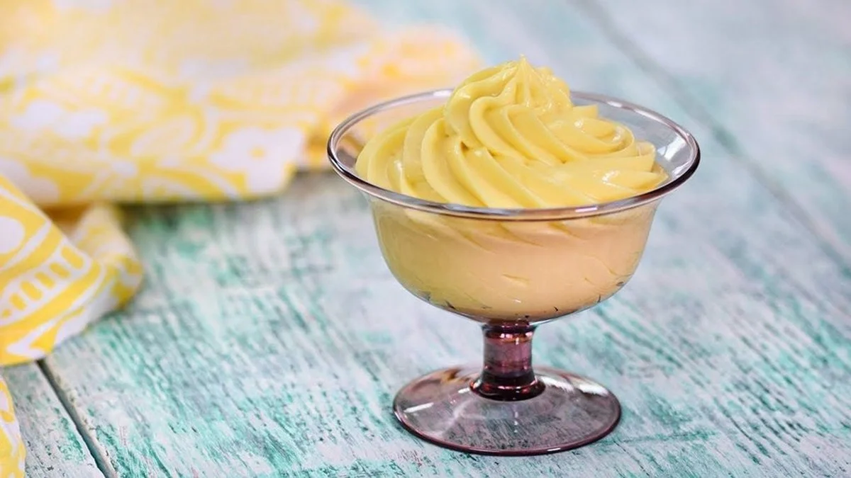 Dos plátanos y un vaso de leche: mi receta italiana casera sin azúcar para comer a cucharadas en 5 minutos