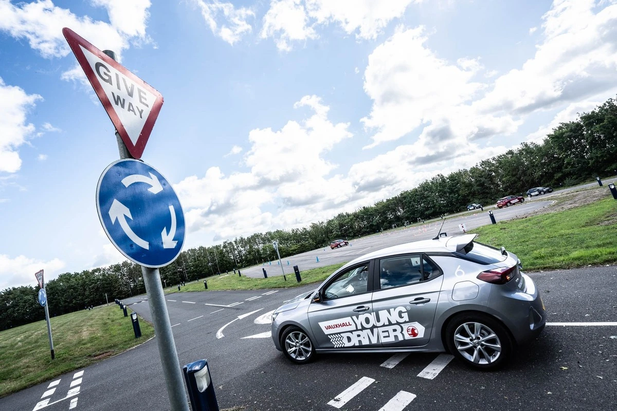 novasperguntasn-extra-1.webp Novas perguntas na autoescola: o que os novos motoristas precisam saber para passar no exame - image 1