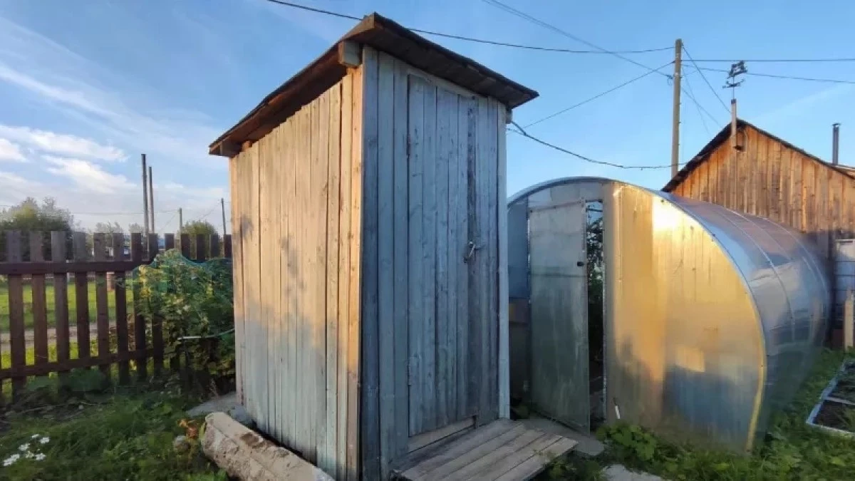 Por qué los expertos instalan un tubo de PVC de 110 mm en el exterior de sus letrinas