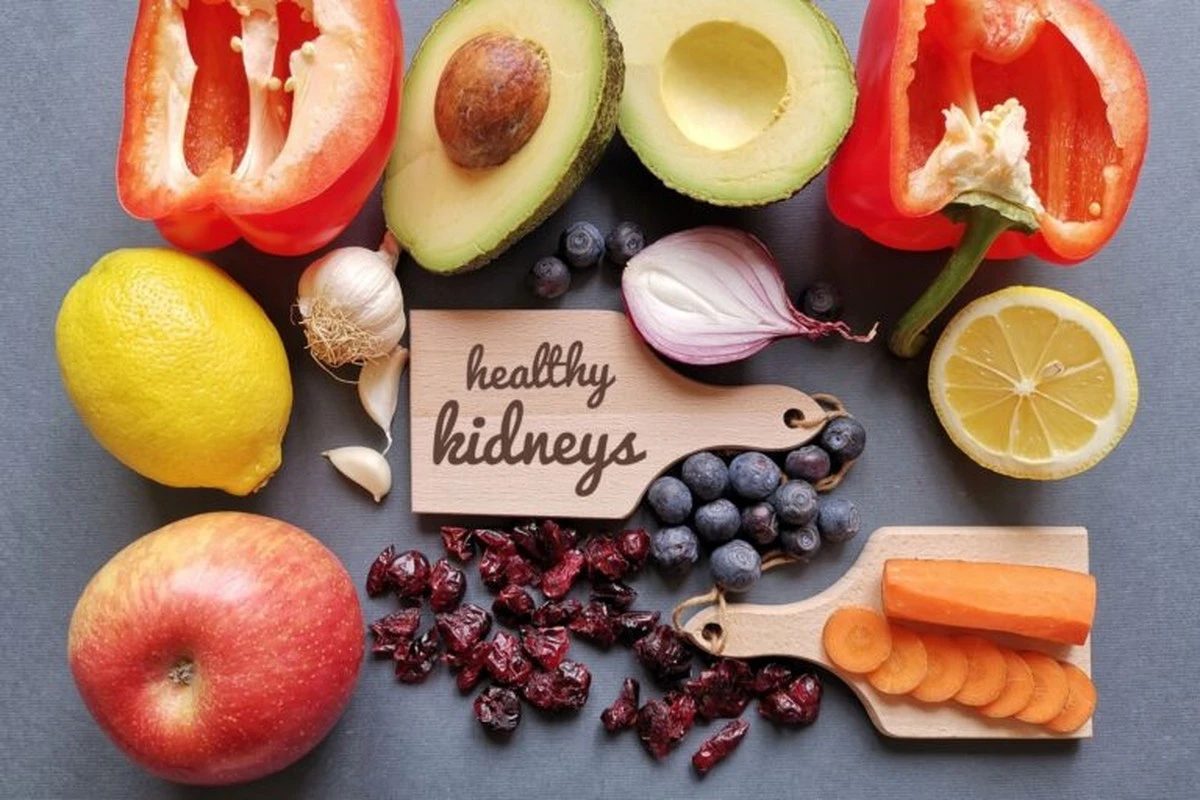 15 alimentos que un nefrólogo recomienda comer a diario (y por qué) - image 1