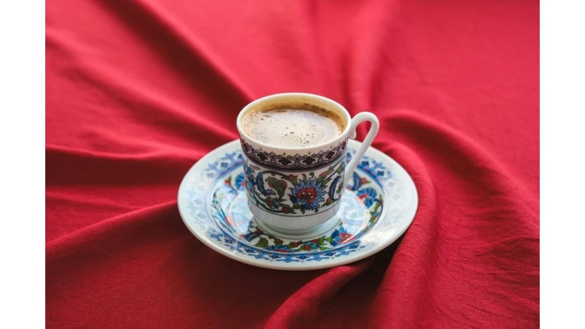 El secreto de la taza de café del rey Carlos: qué añade en lugar de azúcar