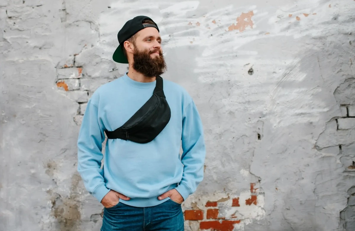 Adiós a la mochila: el nuevo accesorio que conquista Europa