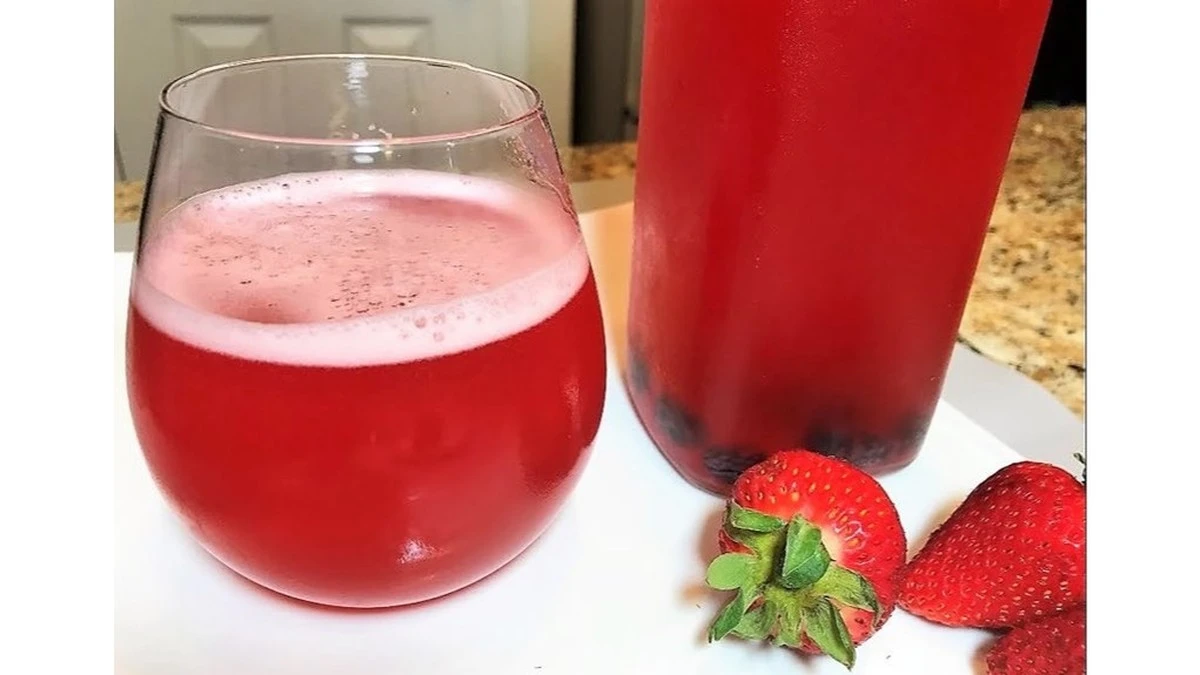 El truco de las pasas para hacer refresco de fresa natural