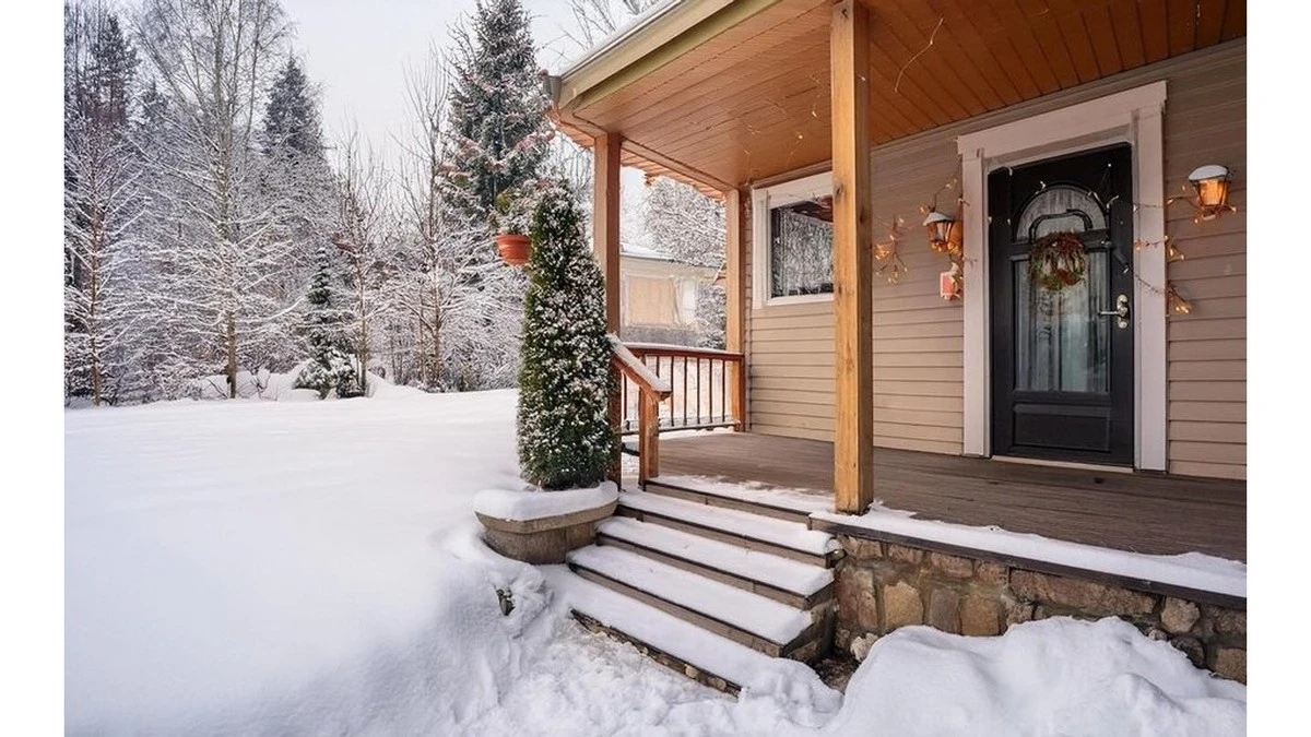 Por qué cubro mis escaleras exteriores con lija antigua (y evito caer este invierno)