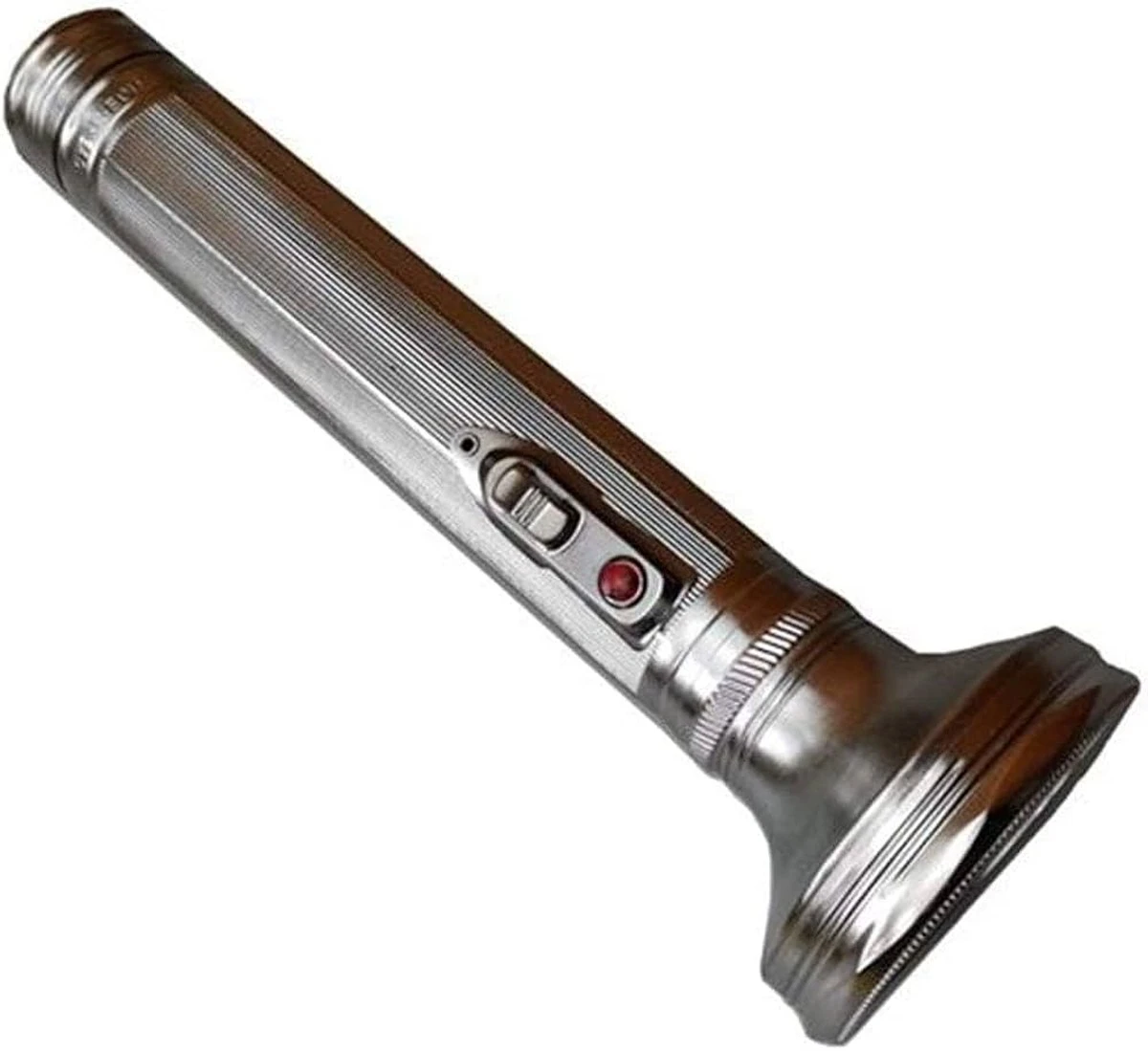 Enciende tu linterna y notarás que ilumina como 10 bombillas: el truco casero definitivo - image 1