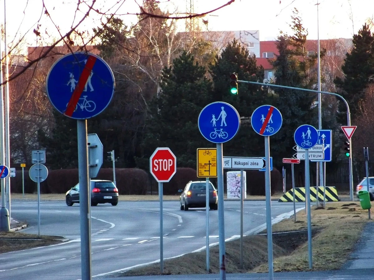 2 señales de tráfico que confunden hasta a los expertos (y que aprendiste en la autoescuela)