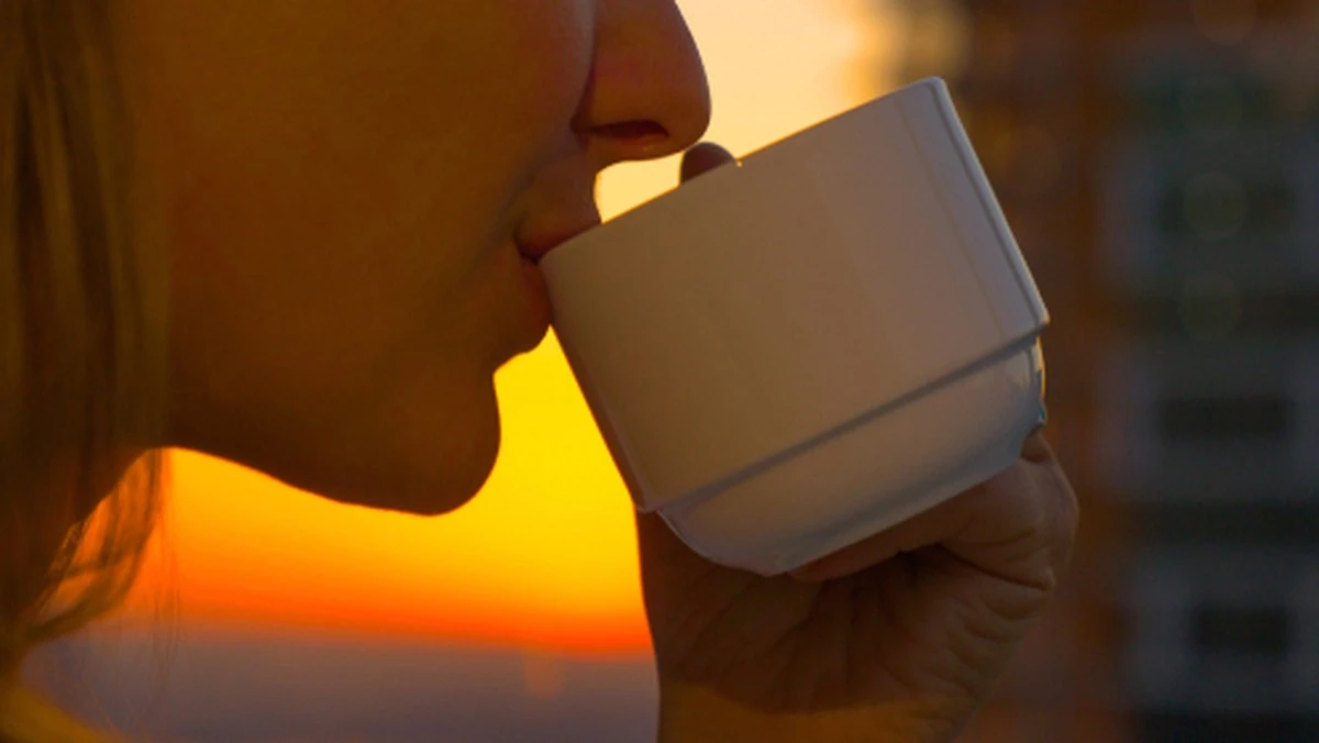 El ritual de té de mi abuela me cambió la vida: 20 minutos diarios que revitalizan cuerpo y mente