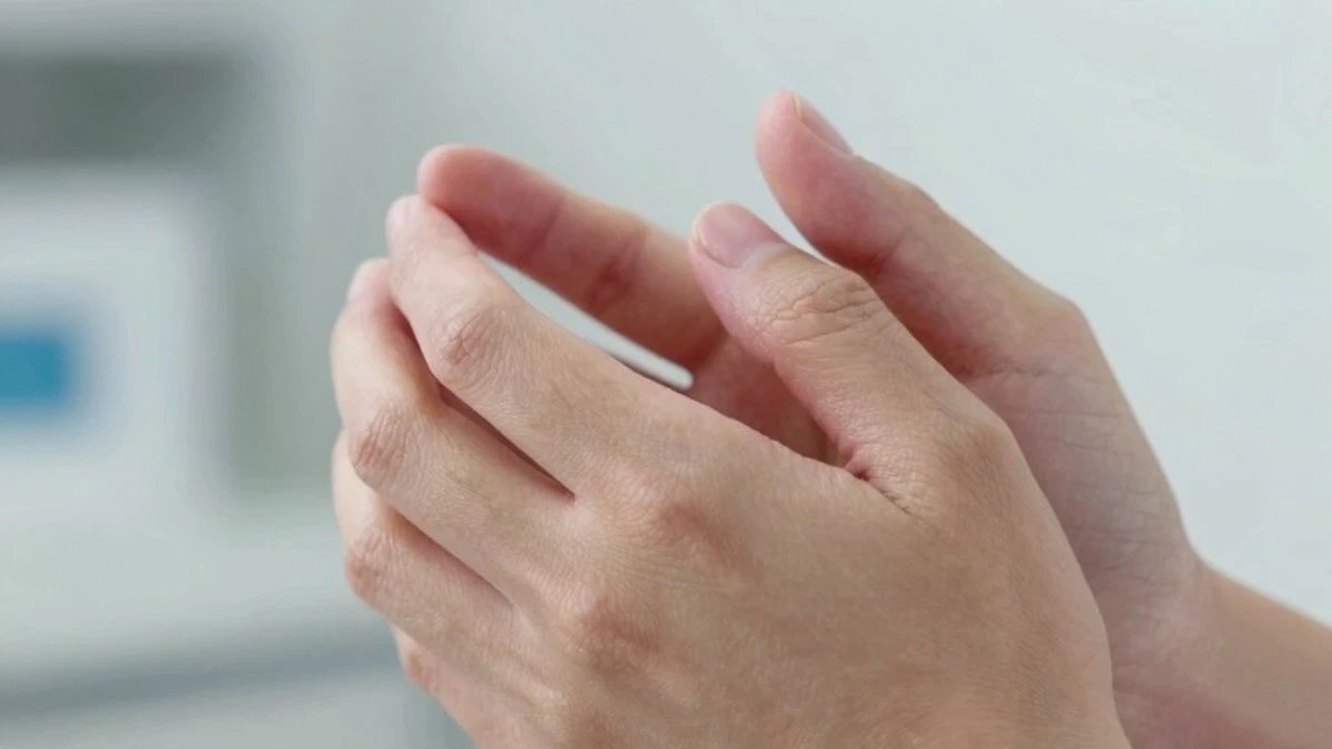 Si tus manos se duermen por la noche, para y revisa esto