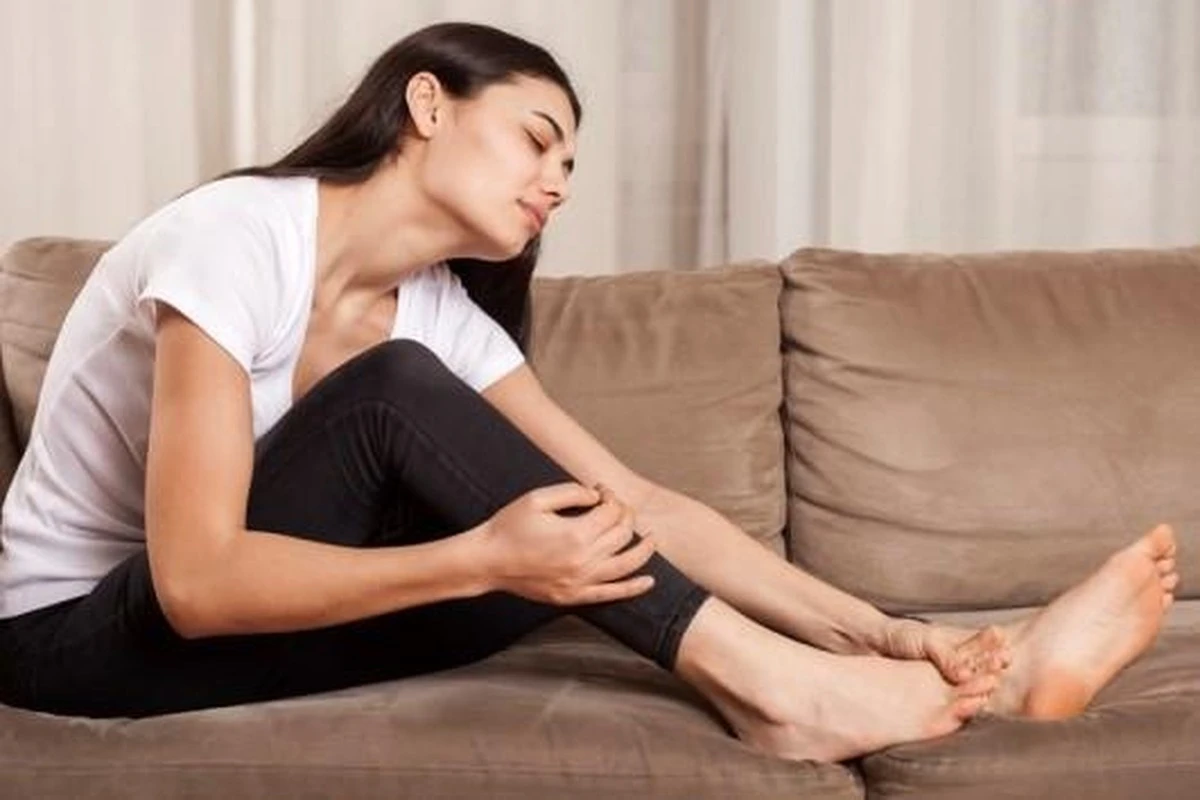 Tres Razones por las que tu Baño de Pies Nocturno Podría Estar Engañándote (Y Cómo Hacerlo Bien) - image 1