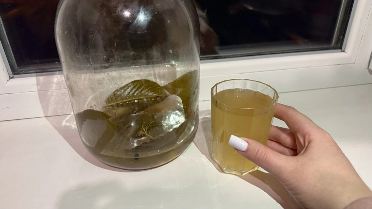 El líquido de pepinillos que los cocineros inteligentes guardan: 3 trucos para el puré de patatas y sopas