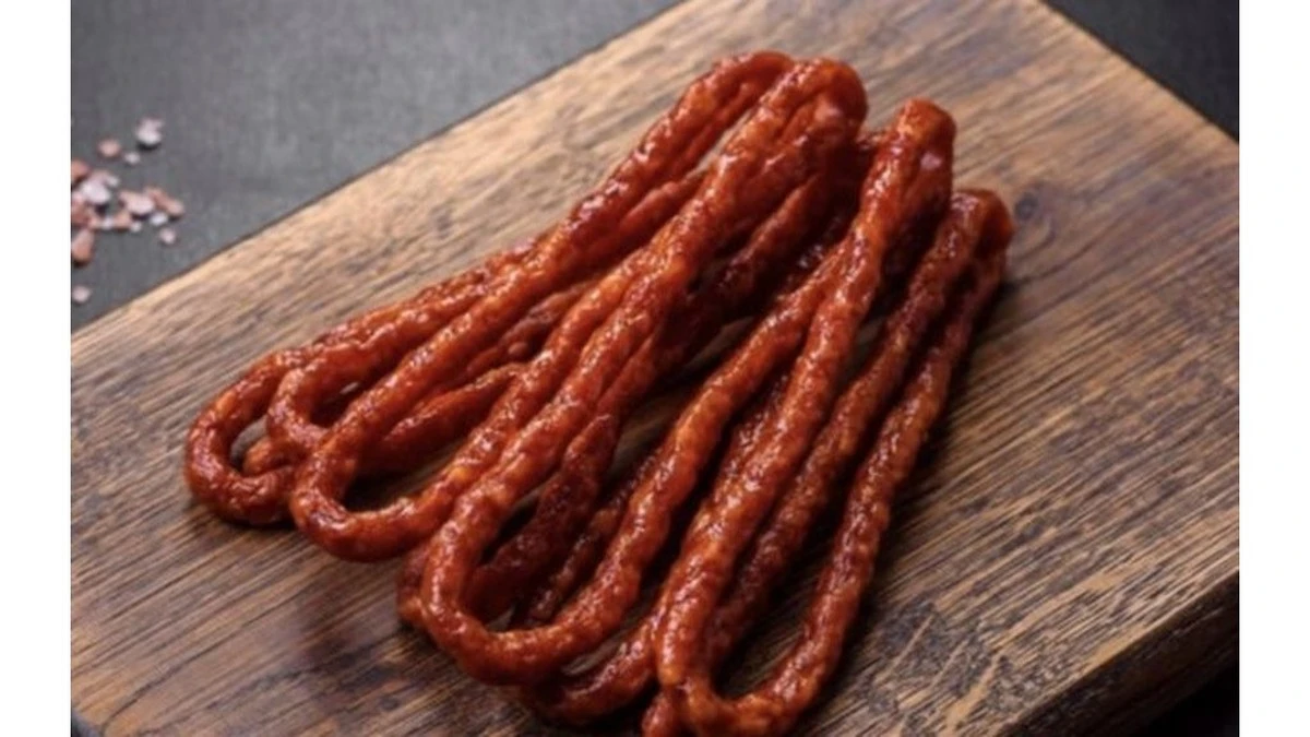 La dietóloga miró mi estante de snacks y me dijo que lo tirara todo: ahora preparo estos "kabanosy" de pollo