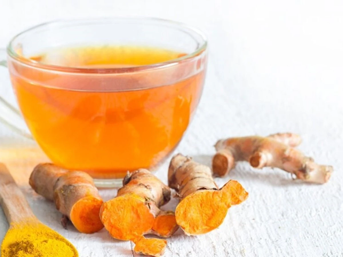 Agrega esta especia a tu agua matutina durante un año y esto es lo que realmente cambió - image 1