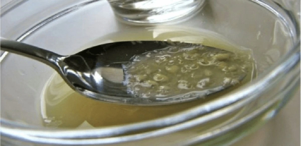 El jarabe secreto de los abuelos para un invierno sin resfriados: horseradish, limón, miel, canela y jengibre