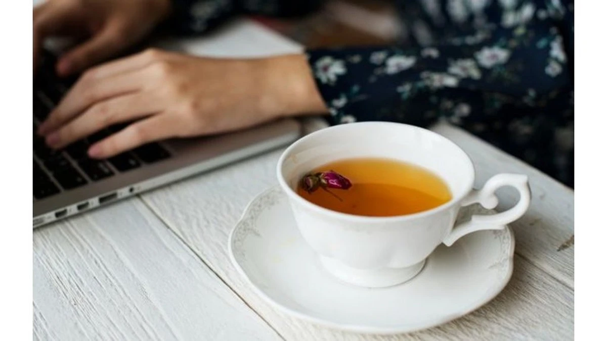 Por qué tu té de la mañana es agua tibia con sabor: 5 aditivos que arruinan sus beneficios