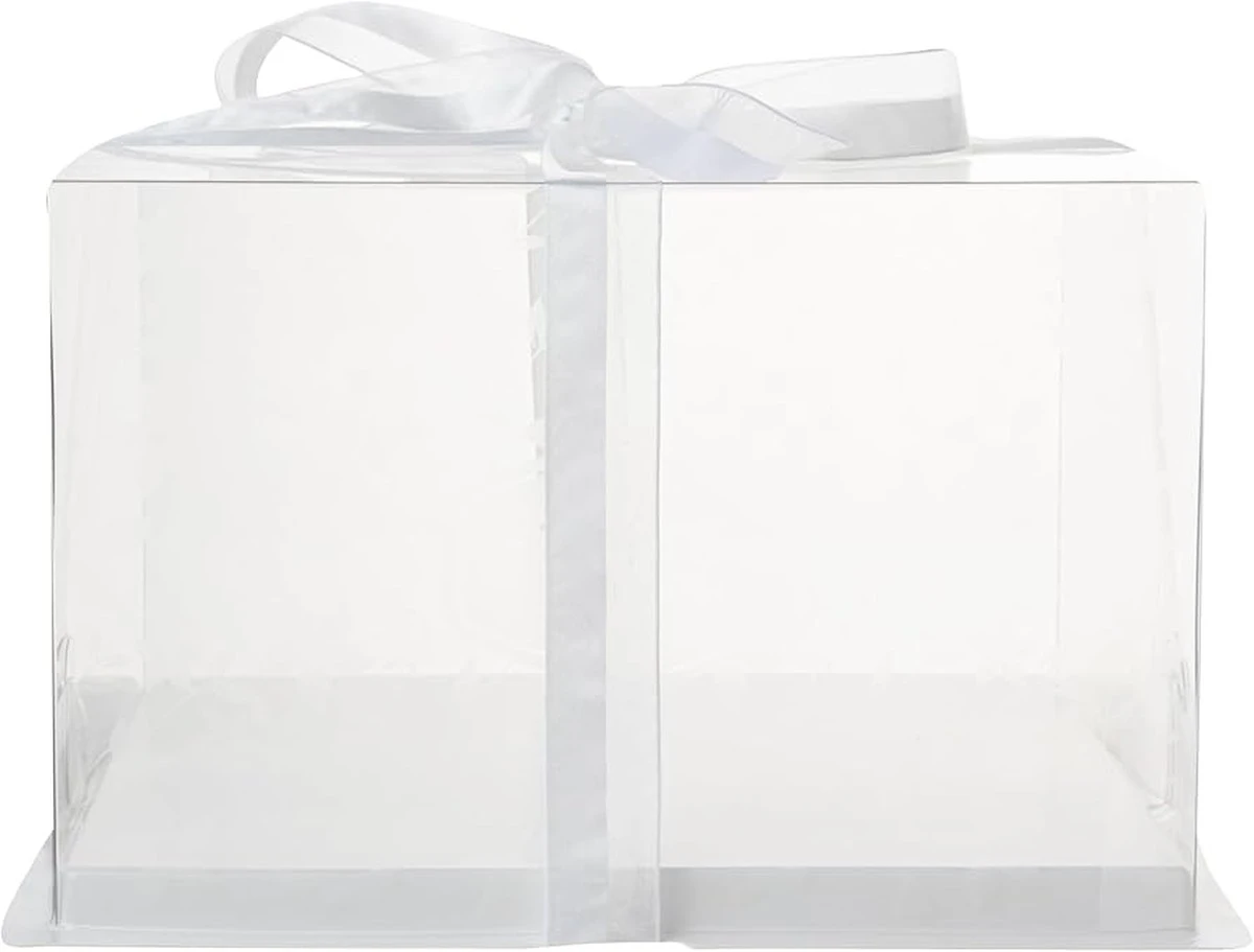 Mi vecino se burló de mí por sembrar maíz en una caja de pastel. Una semana después, me pidió que le enseñara el secreto - image 1