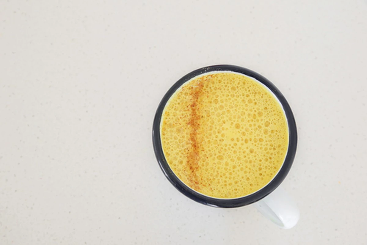 La abuela de 70 años bebe "pasta dorada" hace 15 años por sus articulaciones flexibles: el secreto del elixir