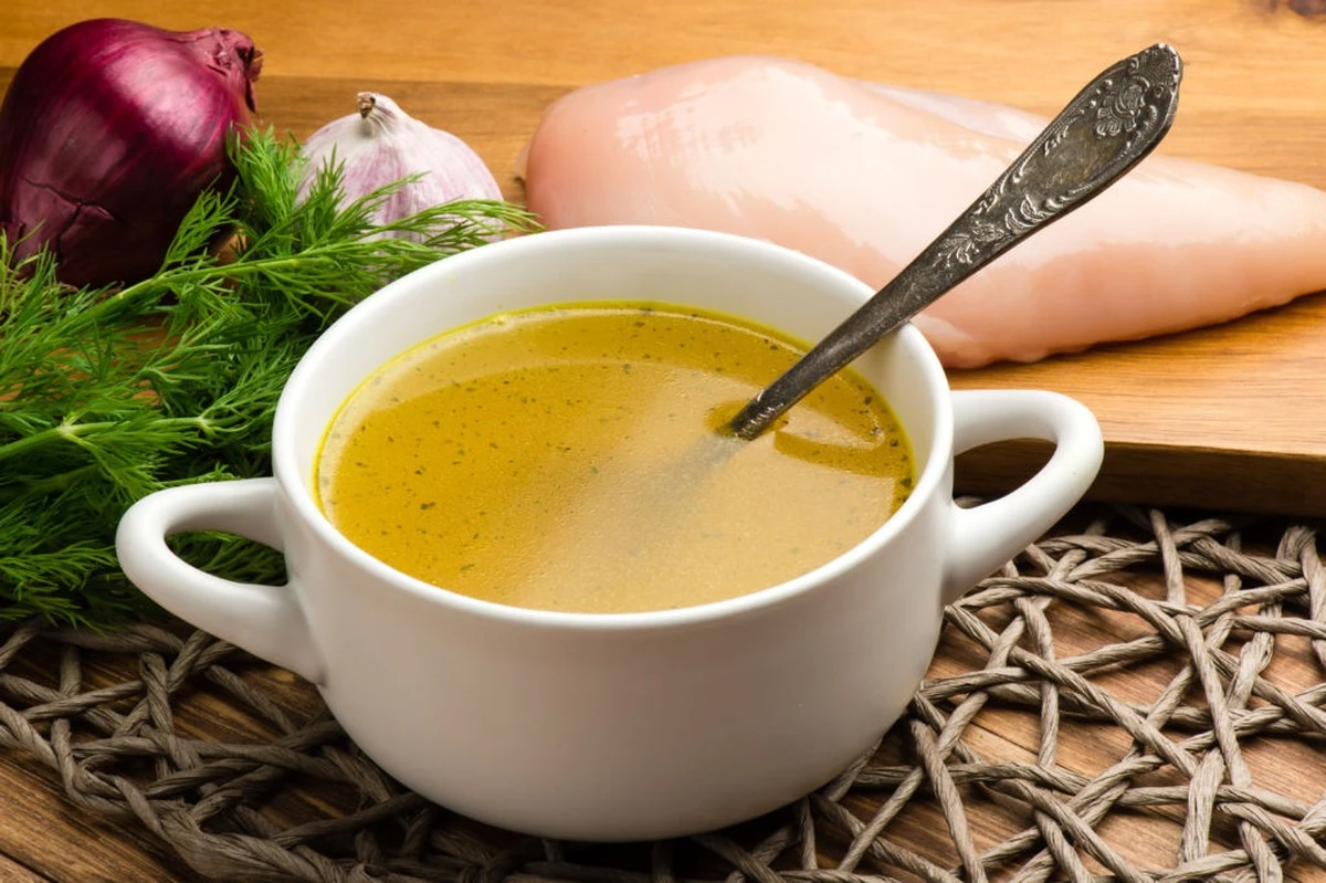 porquetucaldosi-extra-1.webp Por qué tu caldo siempre sale turbio: el momento exacto de añadir la sal cambia todo - image 1